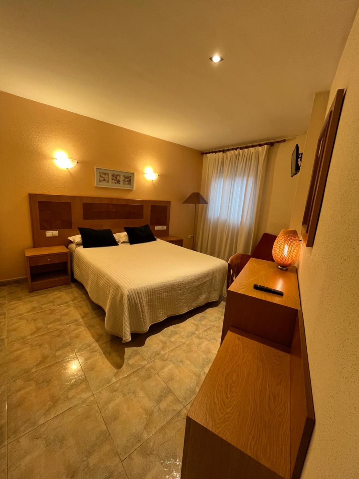 Hostal Azul El Molar Extérieur photo