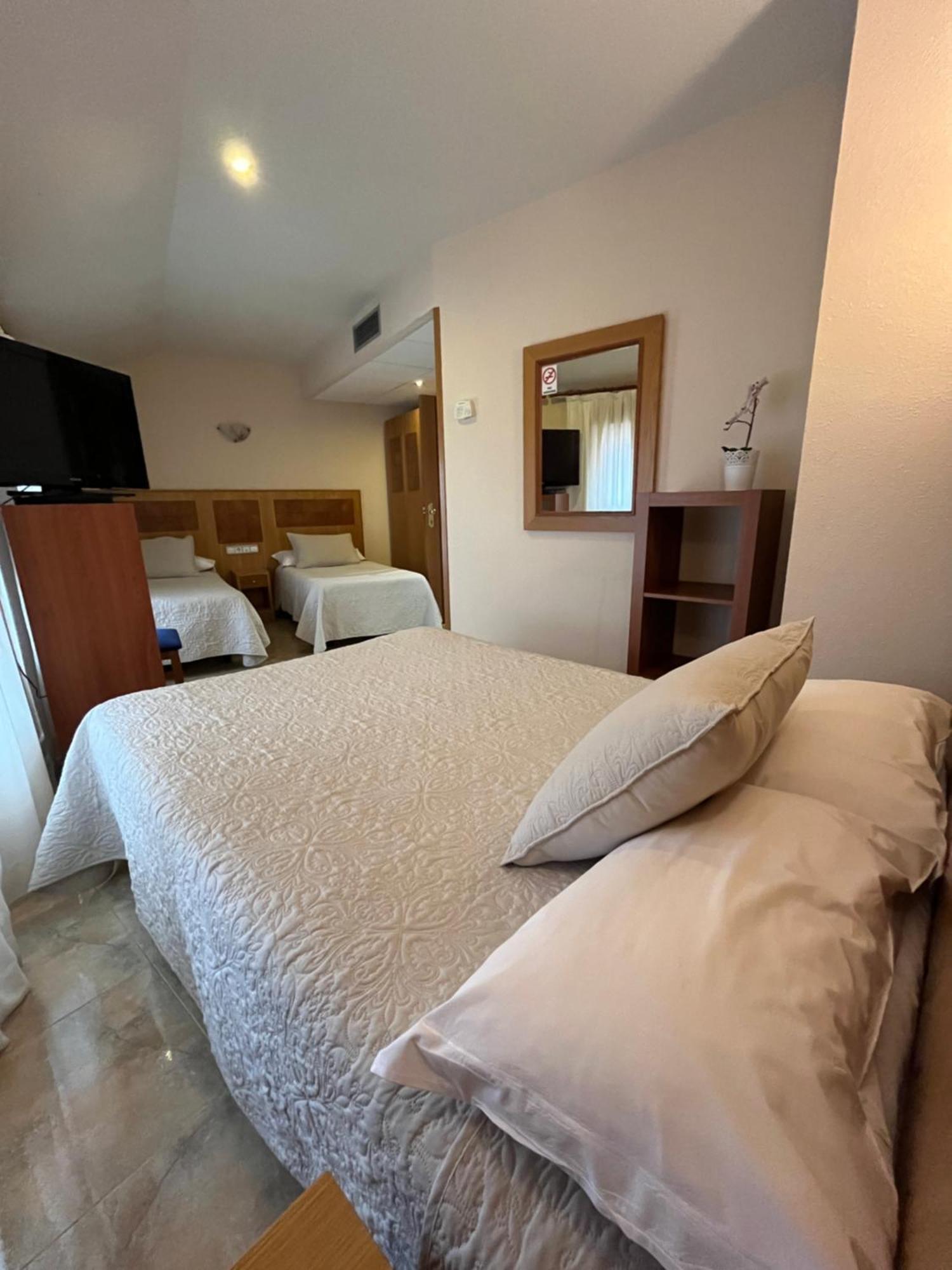 Hostal Azul El Molar Extérieur photo